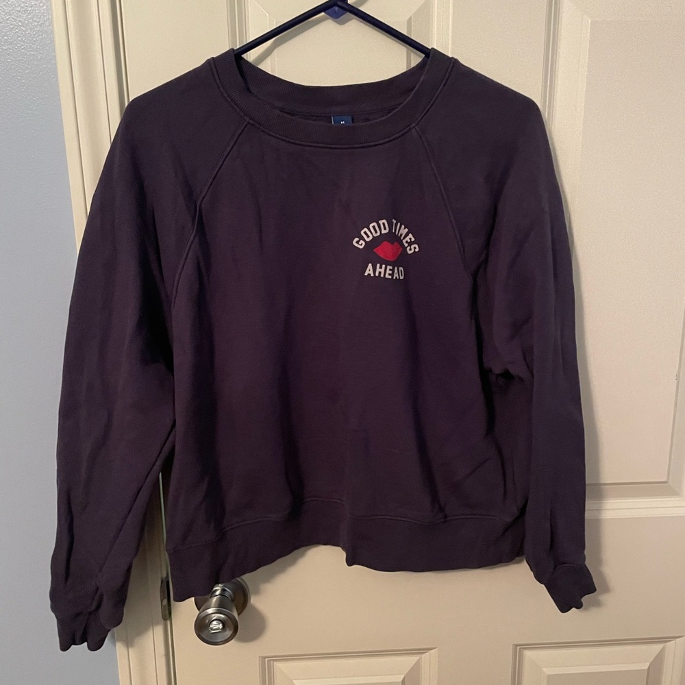 Women’s old navy lightweight crew sweater
